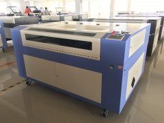 激光雕刻机助力校具的发展